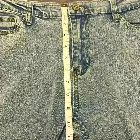 Umgee Frayed Hem Ripped Knee Jeans Distressed Crop Length Size 7 - Picture 12 of 14